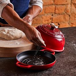 COCOTTE A PAIN EN FONTE ÉMAILLÉE LE CREUSET